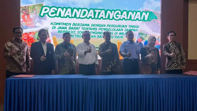 IKIP Siliwangi menjadi Perwakilan dalam Penandatanganan Komitmen Bersama dengan Perguruan Tinggi di Jawa Barat tentang Pengelolaan Sampah Berbasis Socio-Engineering di Wilayah Metropilitan Bandung Raya