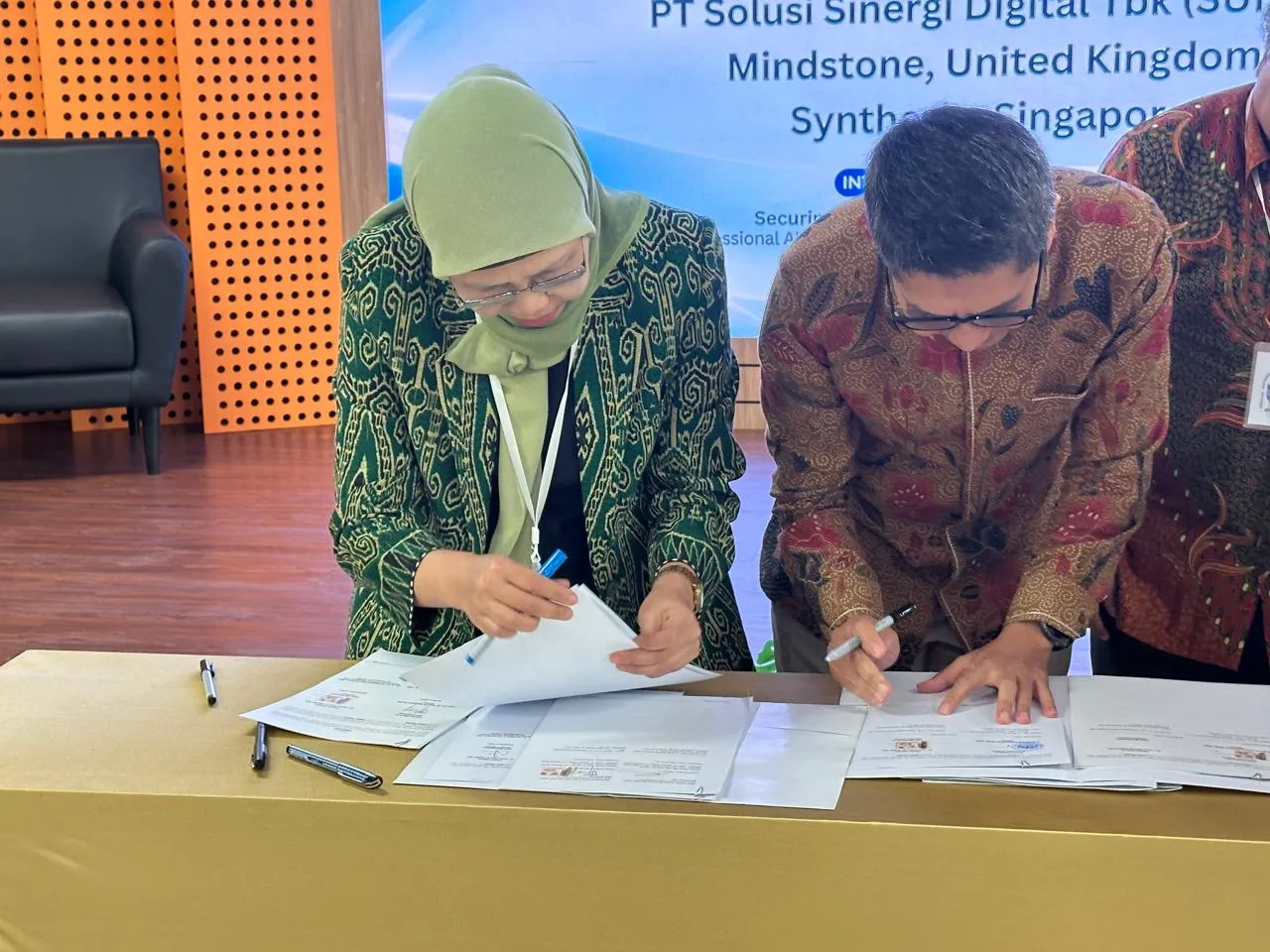 Rektor IKIP Siliwangi menandatangani dokumen kerja sama