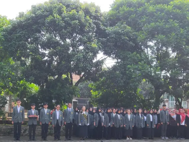 IKIP Siliwangi Gelar Upacara Peringatan Hari Pendidikan Nasional 2024: Dosen dan Mahasiswa Bersatu Padu Wujudkan Cita-cita Pendidikan