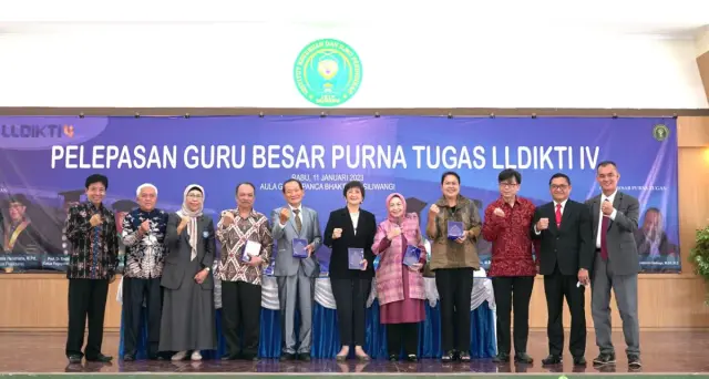 Pelepasan Guru Besar Purna Tugas LLDIKTI IV Digelarkan di IKIP Siliwangi