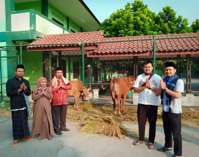 Bentuk Pengabdian Masyarakat, IKIP Siliwangi Kurban 3 Sapi dan 2 Kambing