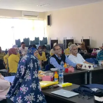 Studi Banding Pengelola Jurnal Infinity STKIP Siliwangi ke Universitas Sriwijaya Palembang