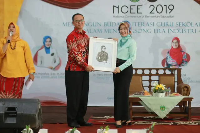 Seminar Nasional Program Studi Pendidikan Guru SD, IKIP Siliwangi tahun 2019