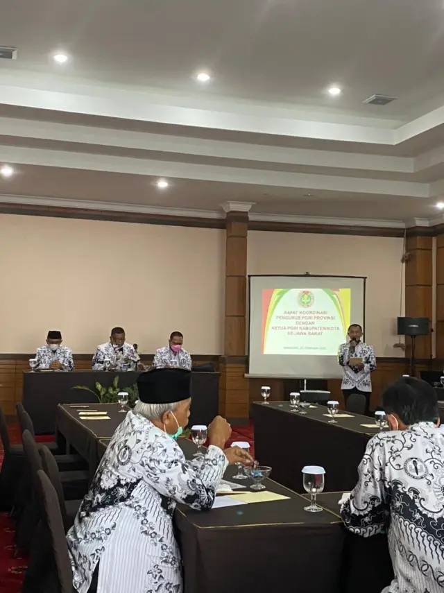 Rektor IKIP Siliwangi Hadiri Rapat Koordinasi  PGRI Jawa Barat