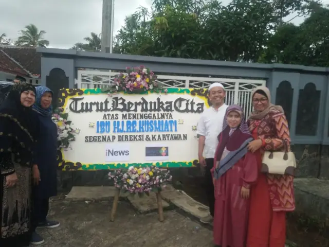 BERITA DUKA : Wafatnya Ibunda dari Dr. H. Heris Hendriana, M.Pd. (Rektor IKIP Siliwangi)