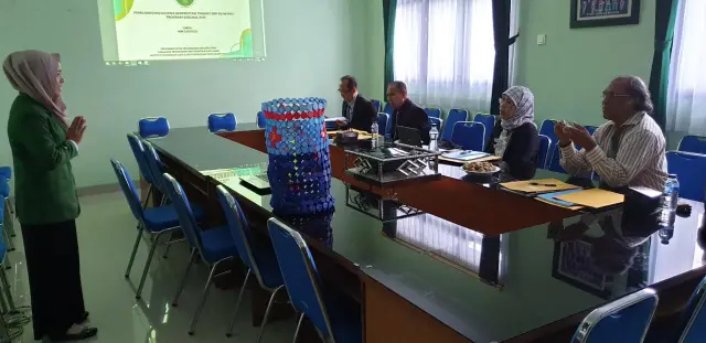 Pemilihan Mahasiswa Berprestasi IKIP Siliwangi di Tingkat Institut