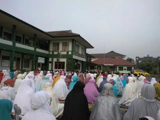 STKIP SILIWANGI GELAR SHOLAT IDUL ADHA dan QURBAN