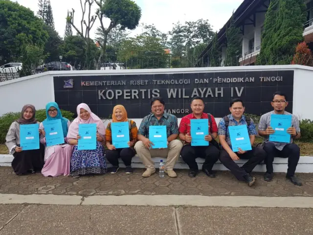 Penyerahan SK Jabatan Fungsional Akademik (JFA)