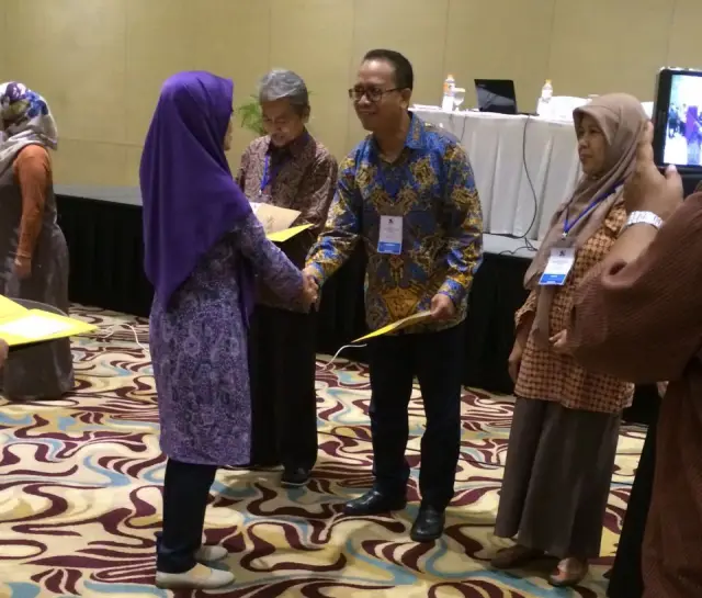 STKIP Siliwangi Juara Poster Terbaik Seminar Hasil Penelitian Dikti