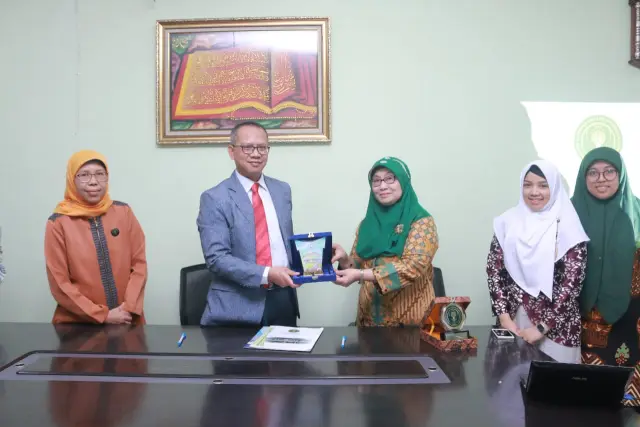 Kukuhkan Sebagai Institusi Destinasi Pendidikan, IKIP Siliwangi Terima Kunjungan STKIP ADZKIA Padang