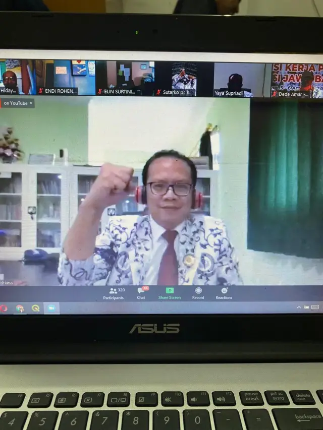 Rektor IKIP Siliwangi sebagai Ketua Dewan Pakar PGRI hadiri Konfrensi Kerja Provinsi Jawa Barat