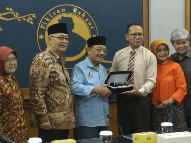 H. Syafik Umar Hadiri FGD Hedonisme Pendidikan IKIP Siliwangi
