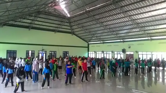 Senam Sehat: Kolaborasi Dosen dan Mahasiswa IKIP Siliwangi