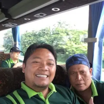 Para Dosen dan Staf STKIP Siliwangi Melakukan Olah Raga Bersama di Sesko TNI