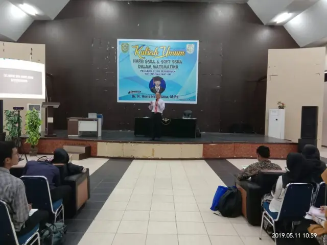 Berprestasi, Rektor IKIP Siliwangi Diundang Menjadi Narasumber Kuliah Umum di Riau