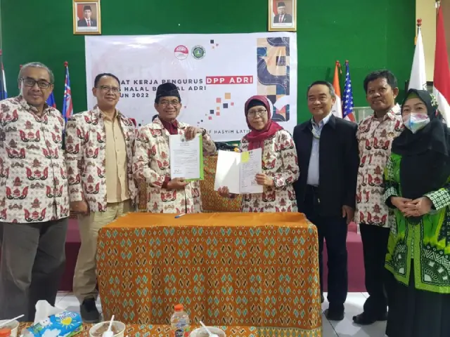 Rektor IKIP Siliwangi Hadiri Undangan Rapat Kerja dan Halal Bil Halal ADRI 2022