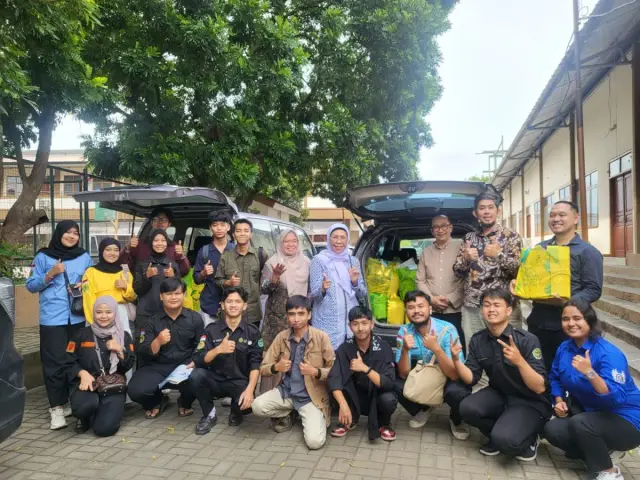 Ramadhan Penuh Makna, Civitas IKIP Siliwangi Berbagi Kebahagiaan dengan Warga Prasejahtera