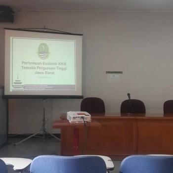 Sosialisasi Penyusunan Instrumen Evaluasi KKN Tematik