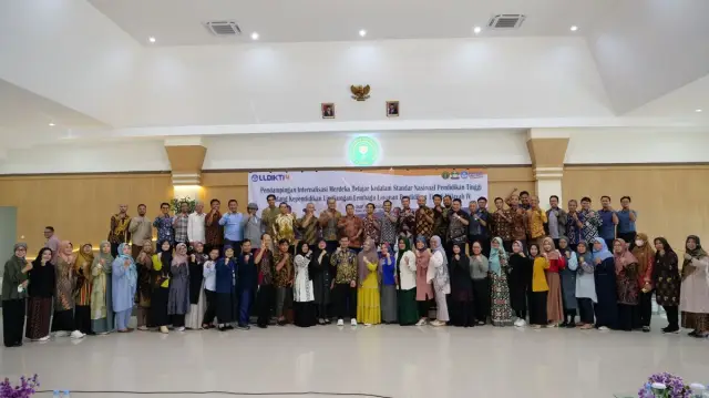 Pendampingan Internalisasi Merdeka Belajar kedalam Standar Nasional Pendidikan Tinggi Bidang Kependidikan Lingkungan Lembaga Layanan Pendidikan Tinggi Wilayah IV
