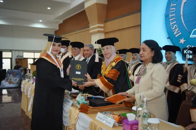 IKIP Siliwangi Wisuda 981 Lulusan, Tegaskan Komitmen Cetak Pendidik Adaptif Era Digital