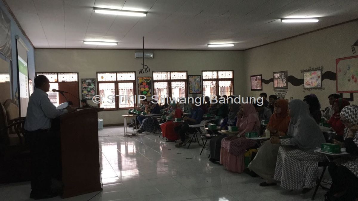 Sosialisasi Penyusunan Proposal Program Kreativitas Mahasiswa STKIP Siliwangi Bandung