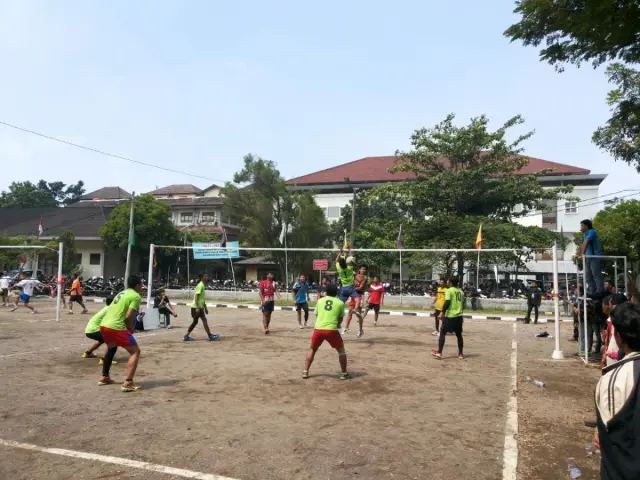 Tim Volleyball STKIP Siliwangi Bandung Raih Juara Pertama Liga Mesin Unjani
