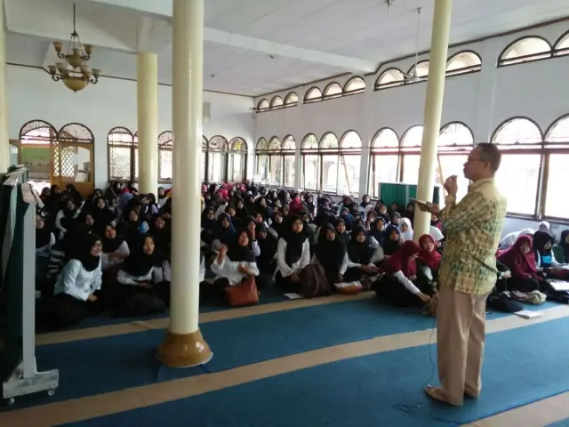 Tutorial Seminar Pendidikan Agama Islam, IKIP Siliwangi