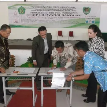 Seminar Nasional PBS Indonesia, STKIP Siliwangi Bandung 2015