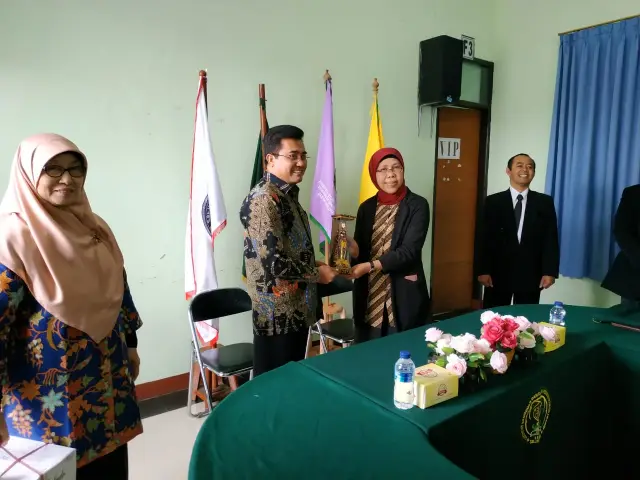 Perluas Kemitraan, Prodi PGSD dan PGPAUD IKIP Siliwangi Teken MoU dengan STKIP Adzkia Padang