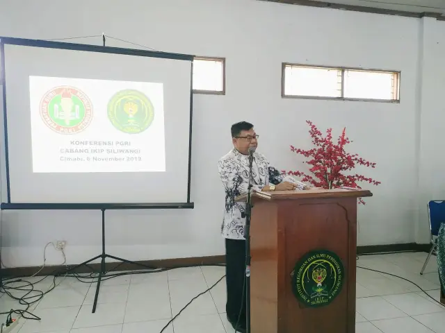 Ketua Umum PGRI Jawa barat resmikan Cabang Baru PGRI di IKIP Siliwangi
