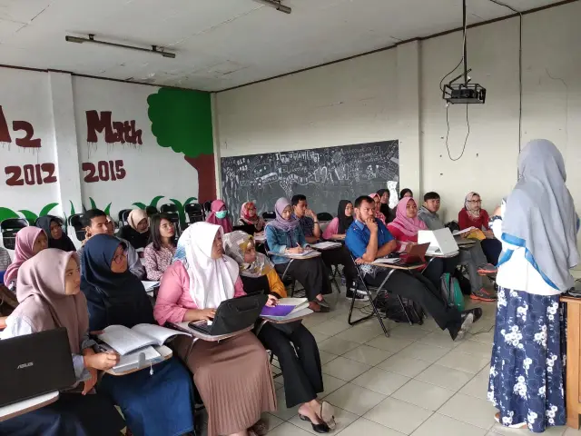 Kiat Menyusun Artikel Ilmiah Melalui Coaching Clinic Prodi Matematika IKIP Siliwangi
