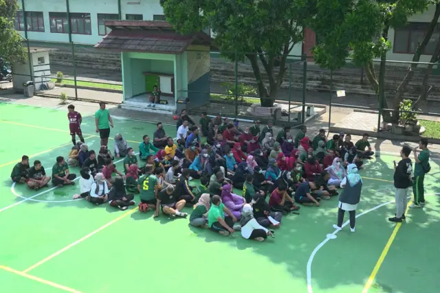 Isi Kegiatan Rutin, IKIP Siliwangi Laksanakan Program Green and Clean Campus
