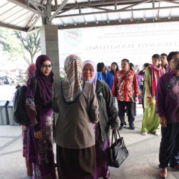 Kunjungan Studi Mahasiswa dan Dosen dari Institut Pendidikan Guru (IPG) Kampus Temenggong Ibrahim, Johor Malaysia Tanggal 25 Nopember 2015